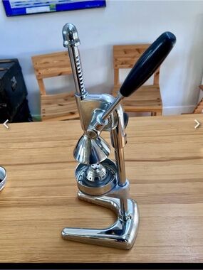 Manual Citrus Press Juicer - Chrome with Black Handle